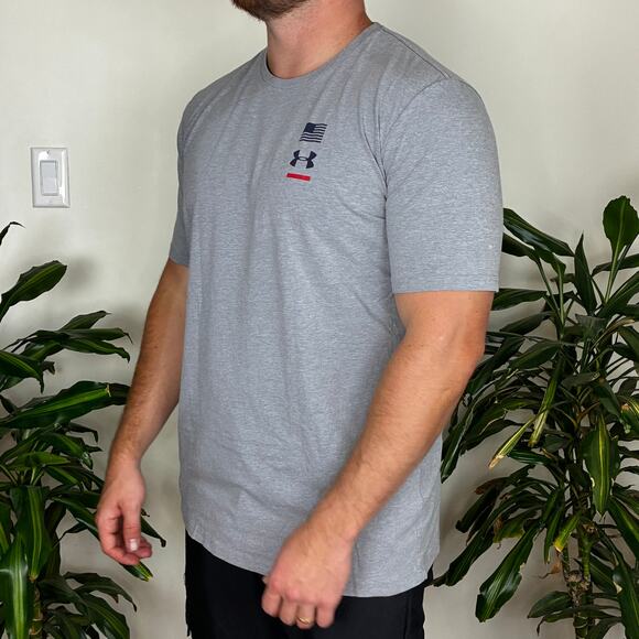 Under Armour T-Shirt - Picture 2 of 3